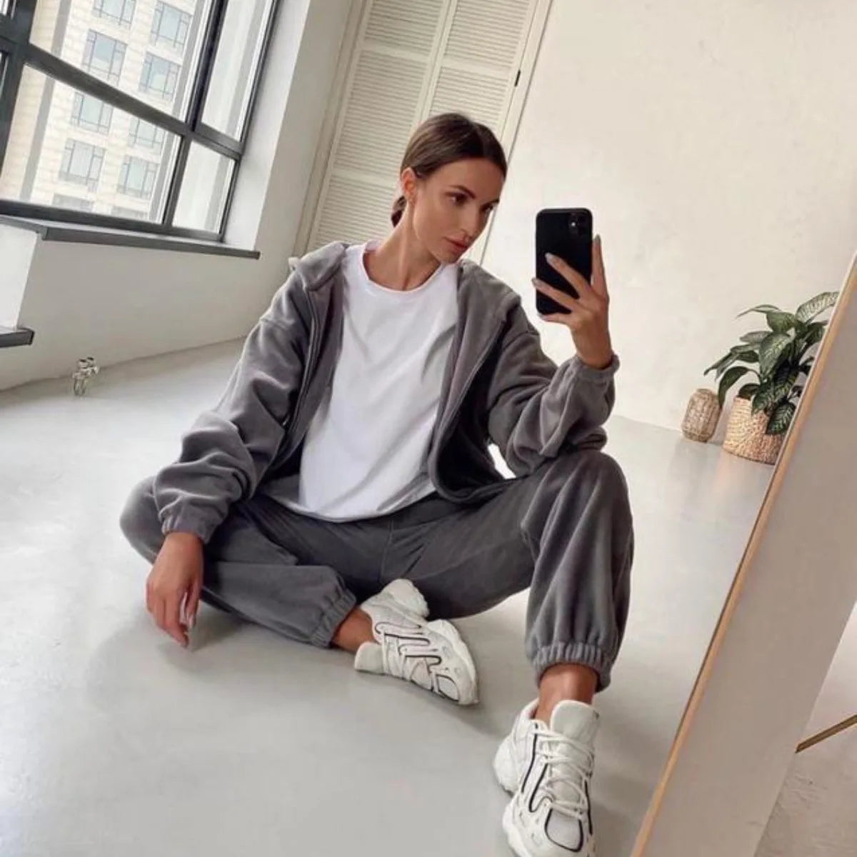 Women's soft spring tracksuit